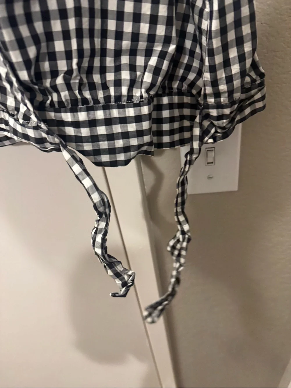 Madewell Black & White Gingham V-Neck Puff Sleeve Cropped Top